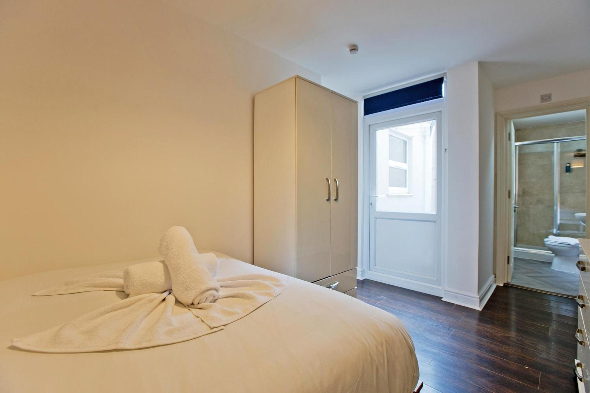 Imperial Corner House-Whitechapel Apartment Londen Buitenkant foto