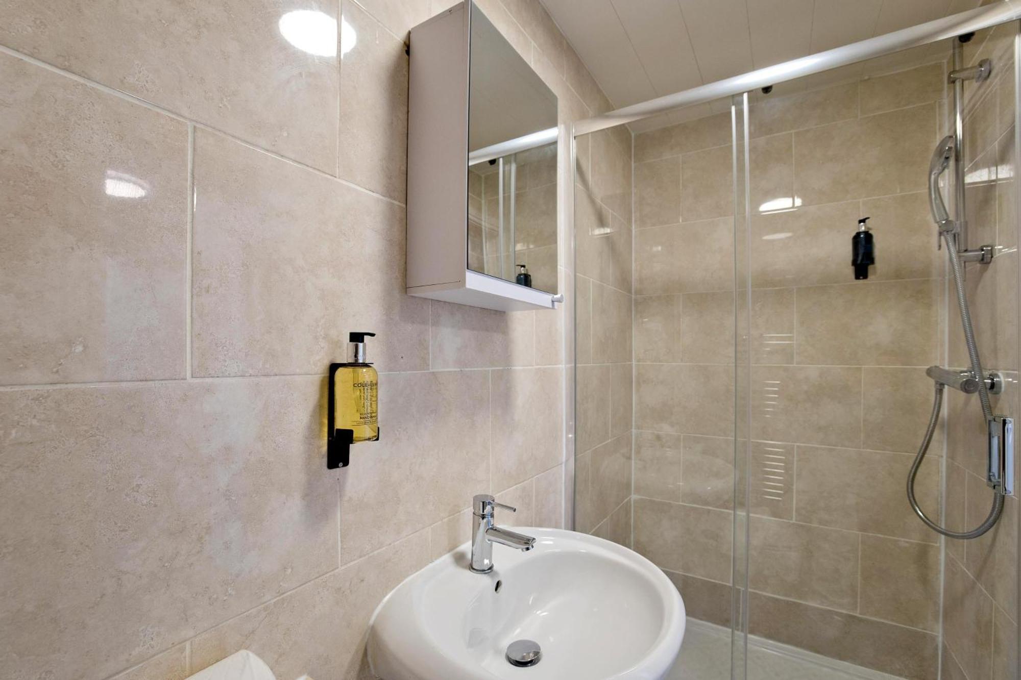 Imperial Corner House-Whitechapel Apartment Londen Buitenkant foto