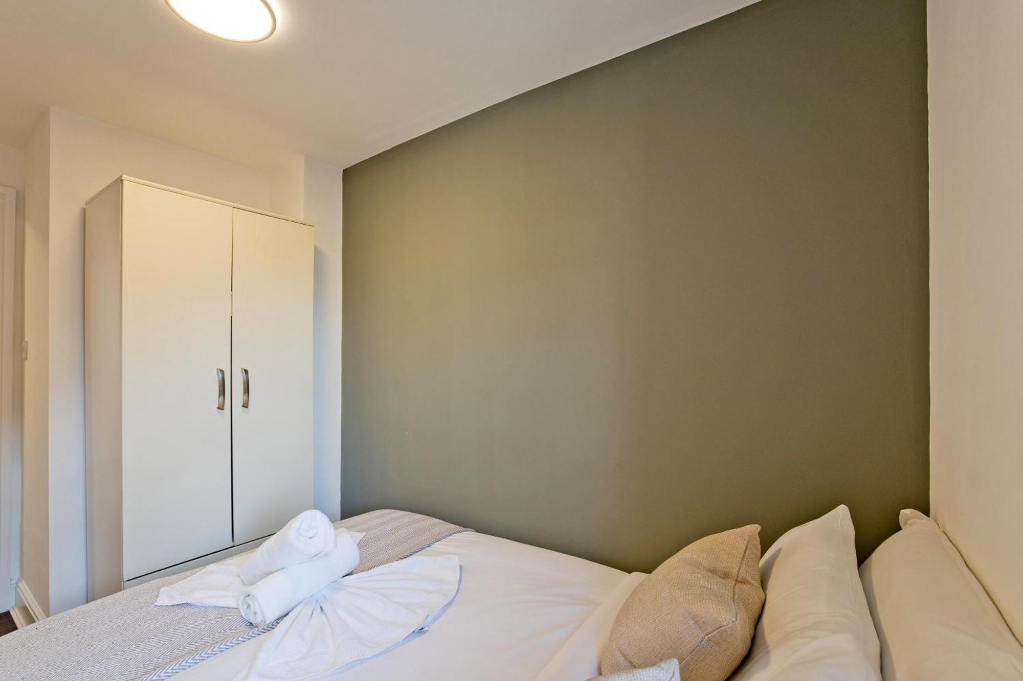 Imperial Corner House-Whitechapel Apartment Londen Buitenkant foto